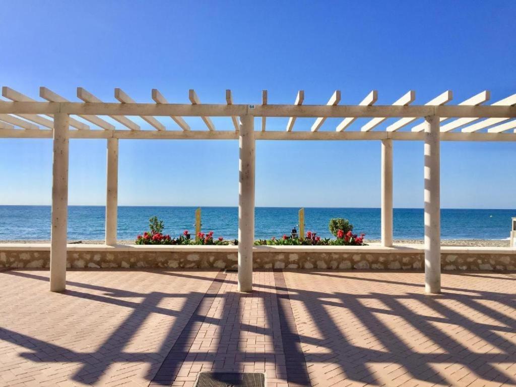 Central & Quite 2Bdr Beachfront Fuengirola Exteriör bild