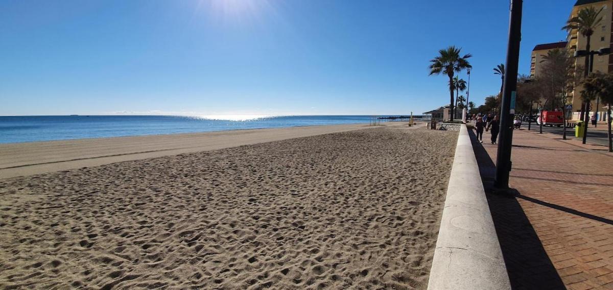 Central & Quite 2Bdr Beachfront Fuengirola Exteriör bild