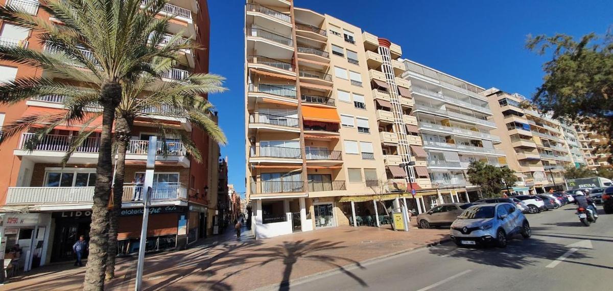 Central & Quite 2Bdr Beachfront Fuengirola Exteriör bild
