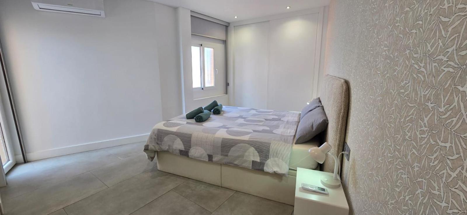 Central & Quite 2Bdr Beachfront Fuengirola Exteriör bild
